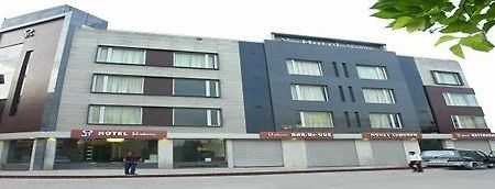 Hotel Gulnar Nové Dillí Exteriér fotografie