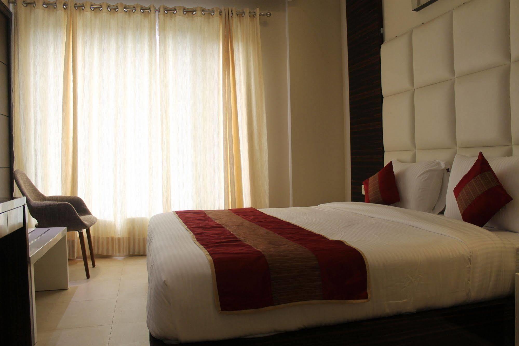 Hotel Gulnar Nové Dillí Pokoj fotografie