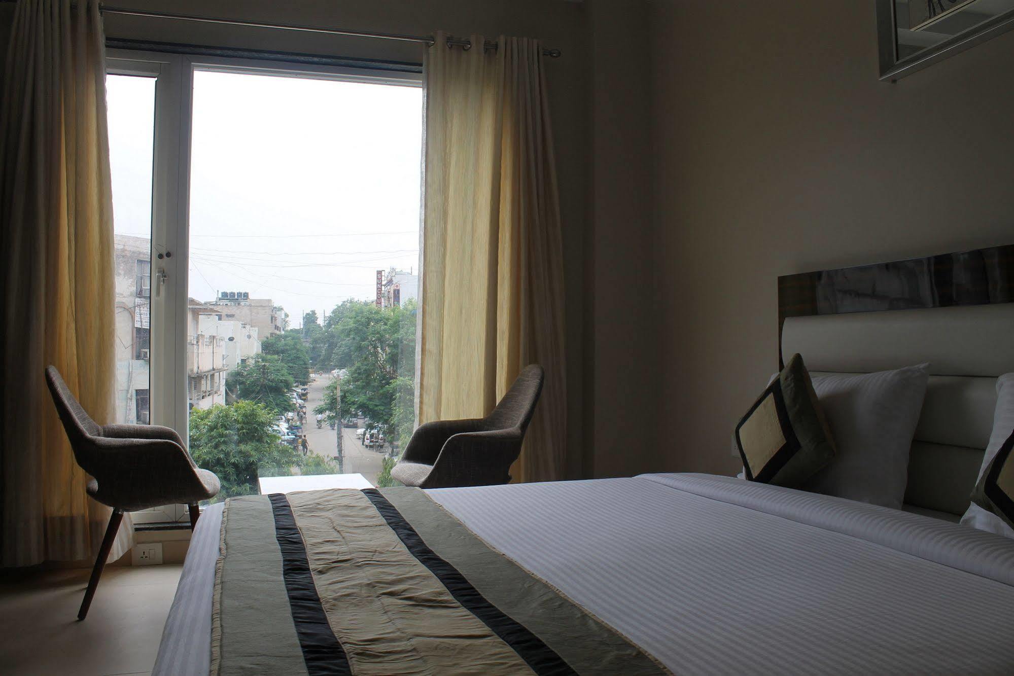 Hotel Gulnar Nové Dillí Pokoj fotografie
